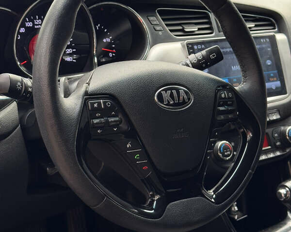 Серый Киа Сид, объемом двигателя 1.59 л и пробегом 160 тыс. км за 10999 $, фото 15 на Automoto.ua