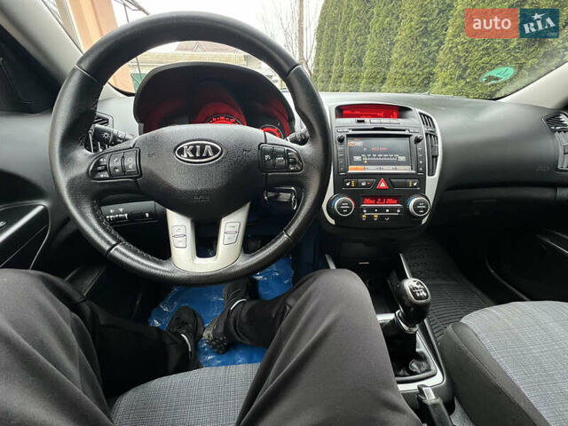 Серый Киа Сид, объемом двигателя 1.6 л и пробегом 207 тыс. км за 7450 $, фото 24 на Automoto.ua
