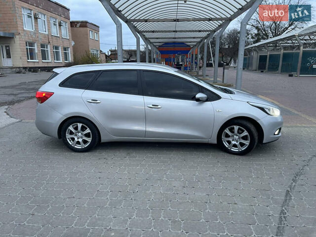 Серый Киа Сид, объемом двигателя 1.58 л и пробегом 230 тыс. км за 8800 $, фото 3 на Automoto.ua