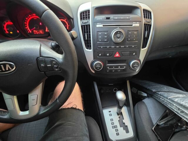Серый Киа Сид, объемом двигателя 1.6 л и пробегом 130 тыс. км за 5900 $, фото 4 на Automoto.ua