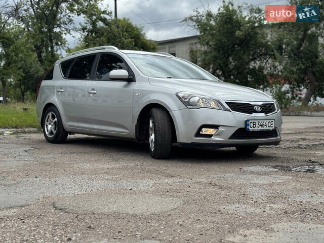 Серый Киа Сид, объемом двигателя 1.58 л и пробегом 181 тыс. км за 6900 $, фото 5 на Automoto.ua