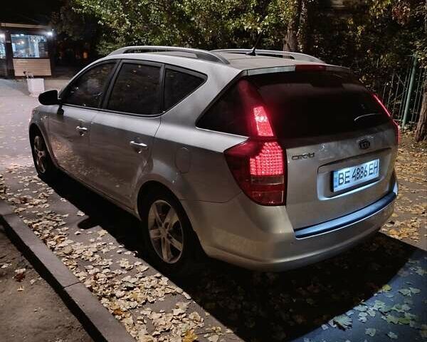Серый Киа Сид, объемом двигателя 1.58 л и пробегом 270 тыс. км за 7200 $, фото 3 на Automoto.ua