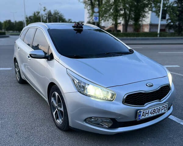 Серый Киа Сид, объемом двигателя 1.6 л и пробегом 260 тыс. км за 8400 $, фото 2 на Automoto.ua