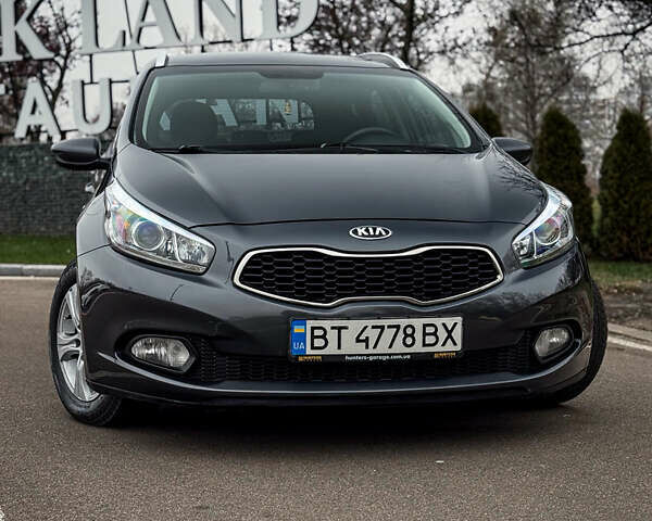 Серый Киа Сид, объемом двигателя 1.59 л и пробегом 160 тыс. км за 10999 $, фото 4 на Automoto.ua