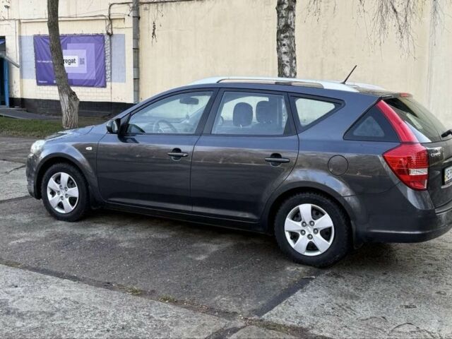 Серый Киа Сид, объемом двигателя 1.6 л и пробегом 48 тыс. км за 8300 $, фото 7 на Automoto.ua