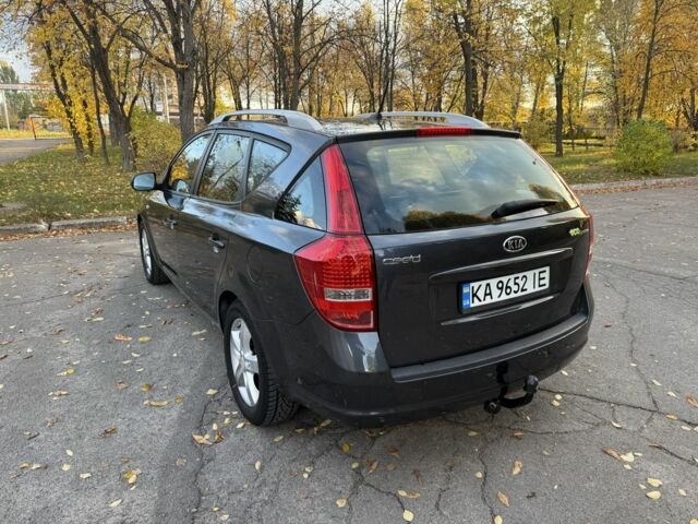 Серый Киа Сид, объемом двигателя 1.4 л и пробегом 190 тыс. км за 6500 $, фото 5 на Automoto.ua