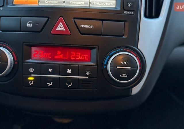 Серый Киа Сид, объемом двигателя 1.4 л и пробегом 220 тыс. км за 6950 $, фото 46 на Automoto.ua