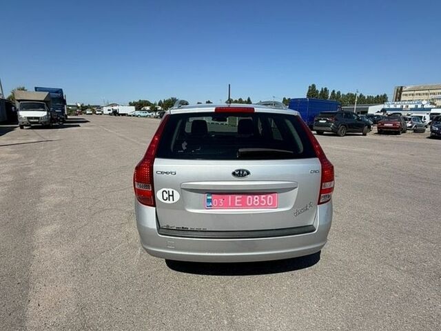 Сірий Кіа Сід, об'ємом двигуна 1.6 л та пробігом 211 тис. км за 7300 $, фото 3 на Automoto.ua