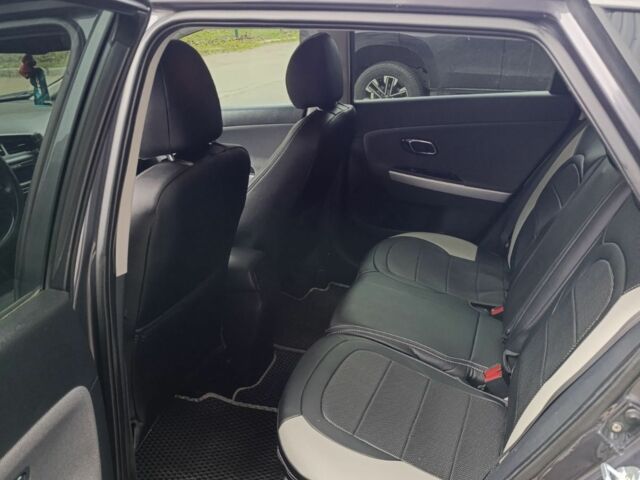 Серый Киа Сид, объемом двигателя 1.6 л и пробегом 327 тыс. км за 7500 $, фото 9 на Automoto.ua