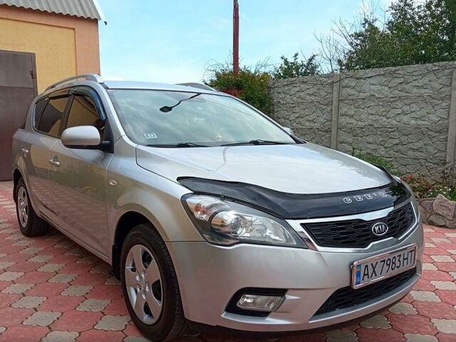 Серый Киа Сид, объемом двигателя 1.6 л и пробегом 167 тыс. км за 3200 $, фото 1 на Automoto.ua
