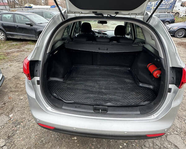 Сірий Кіа Сід, об'ємом двигуна 1.6 л та пробігом 248 тис. км за 9800 $, фото 6 на Automoto.ua