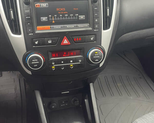 Сірий Кіа Сід, об'ємом двигуна 1.58 л та пробігом 225 тис. км за 7999 $, фото 9 на Automoto.ua