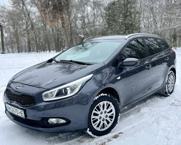 Серый Киа Сид, объемом двигателя 1.58 л и пробегом 297 тыс. км за 8500 $, фото 7 на Automoto.ua