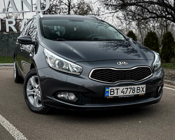 Серый Киа Сид, объемом двигателя 1.59 л и пробегом 160 тыс. км за 10999 $, фото 2 на Automoto.ua