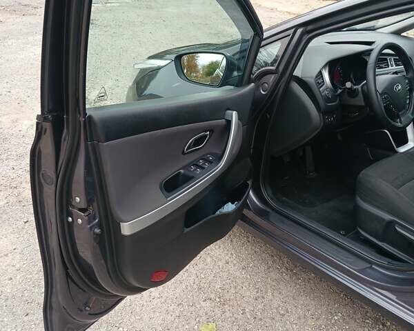 Серый Киа Сид, объемом двигателя 1.6 л и пробегом 270 тыс. км за 9500 $, фото 7 на Automoto.ua