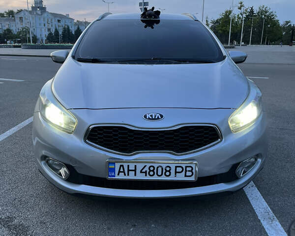 Серый Киа Сид, объемом двигателя 1.6 л и пробегом 260 тыс. км за 8400 $, фото 3 на Automoto.ua