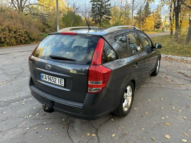 Серый Киа Сид, объемом двигателя 1.4 л и пробегом 190 тыс. км за 6500 $, фото 3 на Automoto.ua