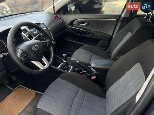 Сірий Кіа Сід, об'ємом двигуна 1.6 л та пробігом 240 тис. км за 6800 $, фото 10 на Automoto.ua