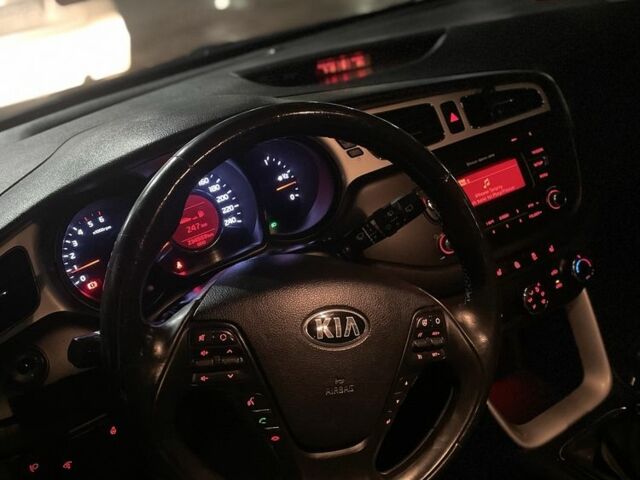 Киа Сид 2013 в Житомире на Automoto.ua Серый Киа Сид, объемом двигателя 0 л и пробегом 234 тыс. км за 5900 $, фото 6 на Automoto.ua