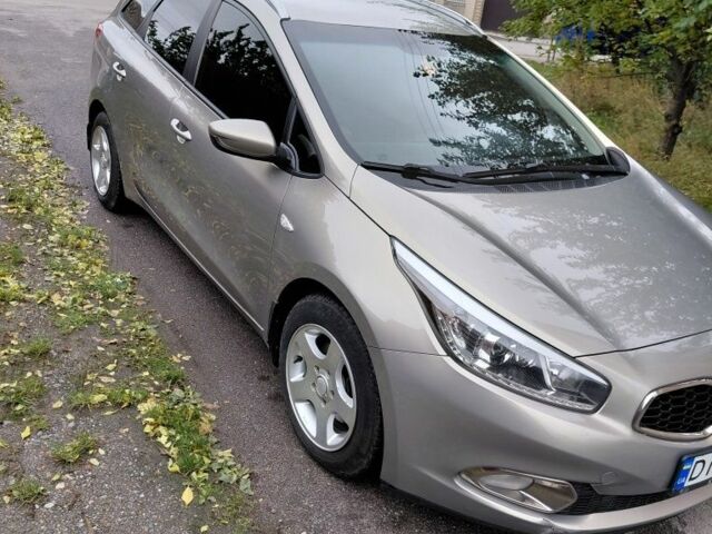 Серый Киа Сид, объемом двигателя 1.6 л и пробегом 250 тыс. км за 7000 $, фото 3 на Automoto.ua