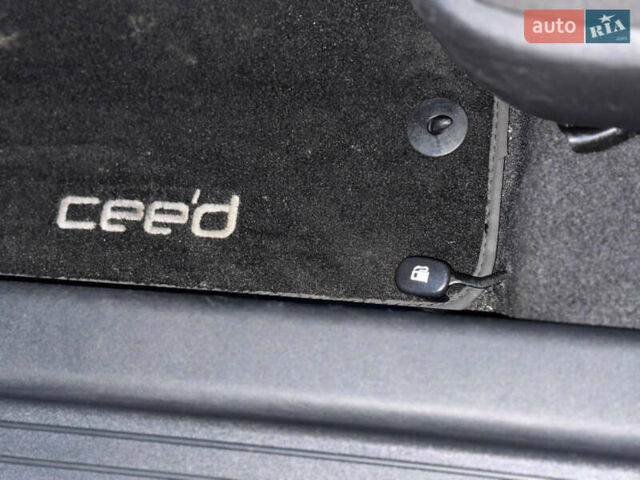 Сірий Кіа Сід, об'ємом двигуна 1.6 л та пробігом 202 тис. км за 7350 $, фото 81 на Automoto.ua
