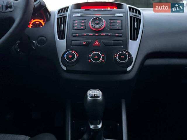 Сірий Кіа Сід, об'ємом двигуна 1.6 л та пробігом 202 тис. км за 7350 $, фото 91 на Automoto.ua