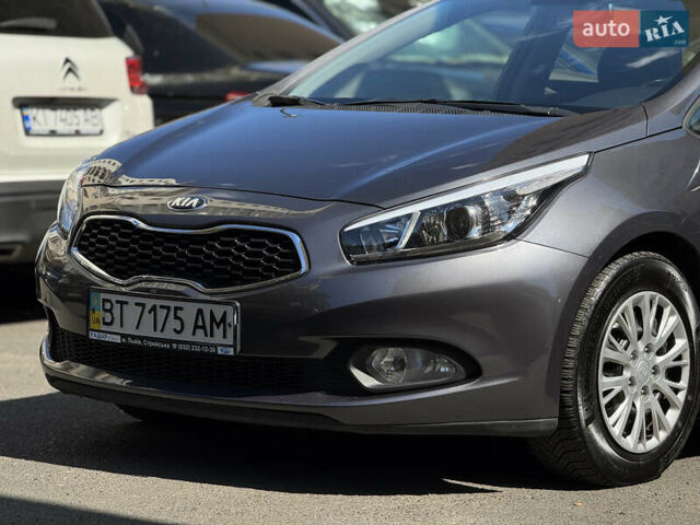 Серый Киа Сид, объемом двигателя 1.59 л и пробегом 125 тыс. км за 10500 $, фото 4 на Automoto.ua