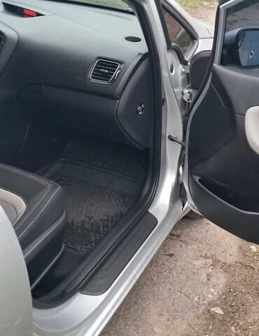 Серый Киа Сид, объемом двигателя 1.58 л и пробегом 128 тыс. км за 10000 $, фото 11 на Automoto.ua