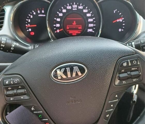 Серый Киа Сид, объемом двигателя 1.6 л и пробегом 250 тыс. км за 8000 $, фото 5 на Automoto.ua