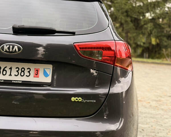 Кіа Сід 2013 у Дубно на Automoto.ua Сірий Кіа Сід, об'ємом двигуна 1.6 л та пробігом 176 тис. км за 8599 $, фото 8 на Automoto.ua