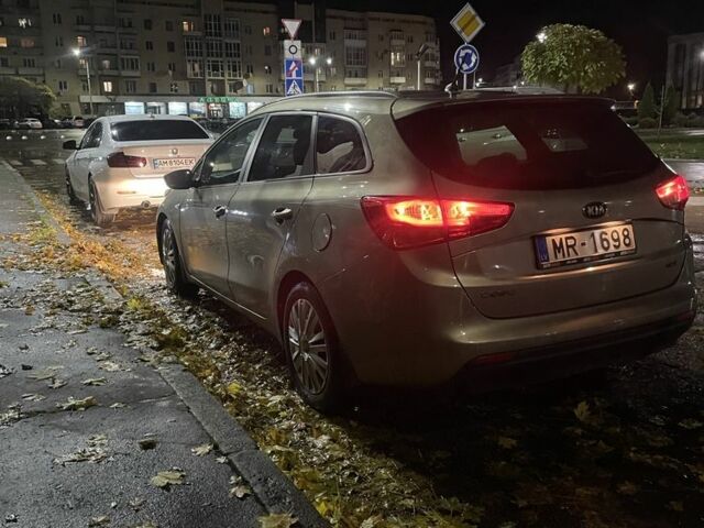 Киа Сид 2013 в Житомире на Automoto.ua Серый Киа Сид, объемом двигателя 0 л и пробегом 234 тыс. км за 6100 $, фото 1 на Automoto.ua