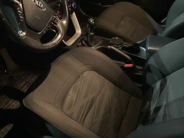 Киа Сид 2013 в Житомире на Automoto.ua Серый Киа Сид, объемом двигателя 0 л и пробегом 234 тыс. км за 5900 $, фото 5 на Automoto.ua