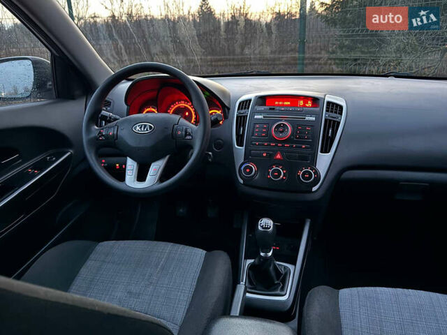 Сірий Кіа Сід, об'ємом двигуна 1.6 л та пробігом 202 тис. км за 7350 $, фото 95 на Automoto.ua
