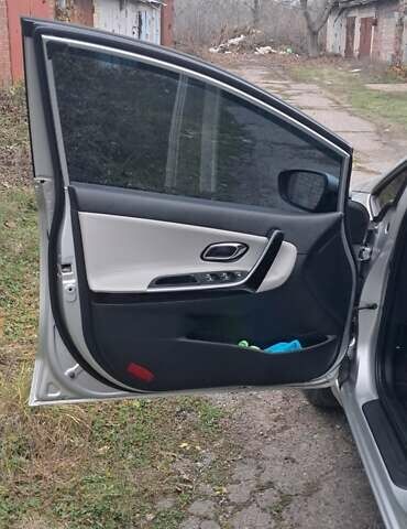 Серый Киа Сид, объемом двигателя 1.58 л и пробегом 128 тыс. км за 10000 $, фото 9 на Automoto.ua