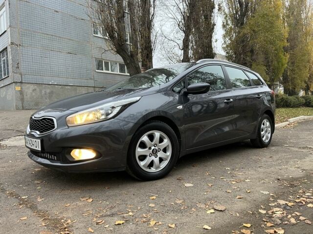 Серый Киа Сид, объемом двигателя 1.6 л и пробегом 233 тыс. км за 8500 $, фото 4 на Automoto.ua