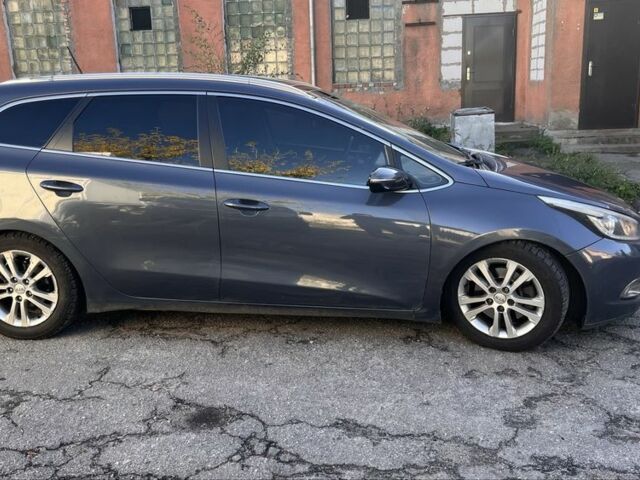 Серый Киа Сид, объемом двигателя 1.6 л и пробегом 257 тыс. км за 9000 $, фото 3 на Automoto.ua
