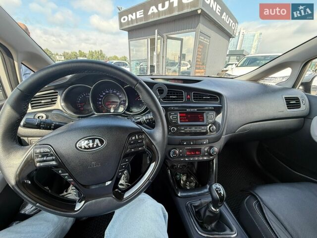 Серый Киа Сид, объемом двигателя 1.59 л и пробегом 288 тыс. км за 7790 $, фото 16 на Automoto.ua