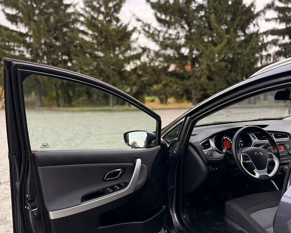 Кіа Сід 2013 у Дубно на Automoto.ua Сірий Кіа Сід, об'ємом двигуна 1.6 л та пробігом 176 тис. км за 8599 $, фото 19 на Automoto.ua