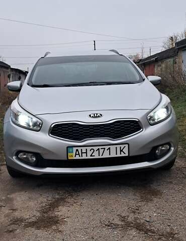 Серый Киа Сид, объемом двигателя 1.58 л и пробегом 128 тыс. км за 10000 $, фото 7 на Automoto.ua