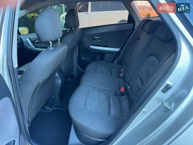Сірий Кіа Сід, об'ємом двигуна 1.58 л та пробігом 230 тис. км за 8999 $, фото 45 на Automoto.ua