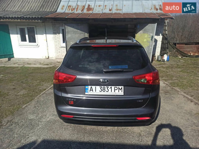 Серый Киа Сид, объемом двигателя 1.58 л и пробегом 220 тыс. км за 9000 $, фото 4 на Automoto.ua