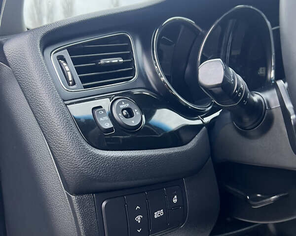 Сірий Кіа Сід, об'ємом двигуна 1.6 л та пробігом 183 тис. км за 11000 $, фото 24 на Automoto.ua