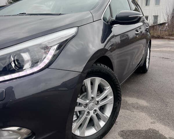 Сірий Кіа Сід, об'ємом двигуна 1.6 л та пробігом 183 тис. км за 11000 $, фото 4 на Automoto.ua