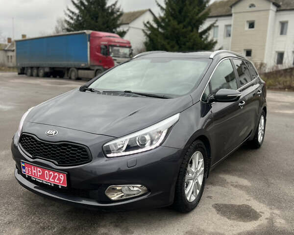 Серый Киа Сид, объемом двигателя 1.6 л и пробегом 183 тыс. км за 11000 $, фото 3 на Automoto.ua