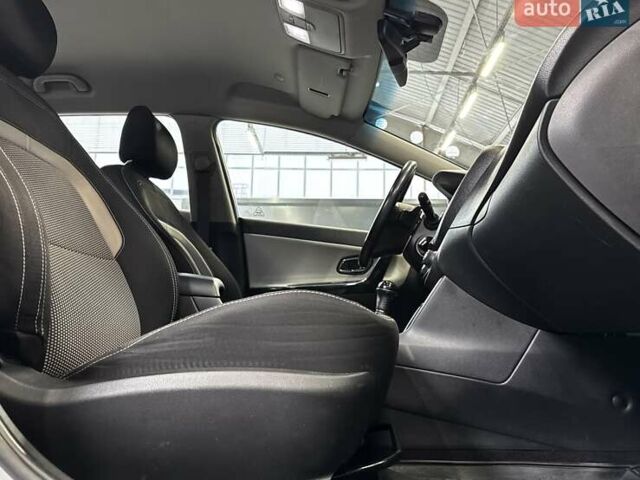 Серый Киа Сид, объемом двигателя 1.6 л и пробегом 110 тыс. км за 12500 $, фото 34 на Automoto.ua