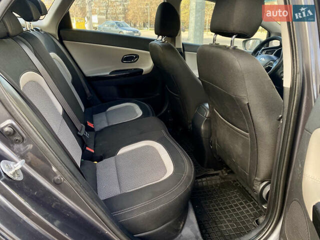 Сірий Кіа Сід, об'ємом двигуна 1.58 л та пробігом 317 тис. км за 9500 $, фото 22 на Automoto.ua