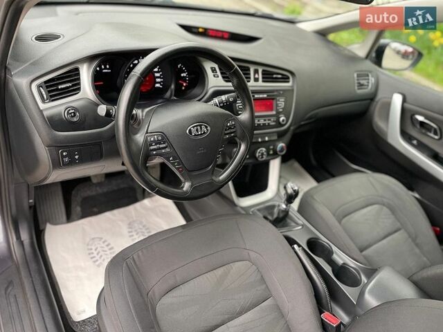 Серый Киа Сид, объемом двигателя 1.6 л и пробегом 229 тыс. км за 10400 $, фото 10 на Automoto.ua