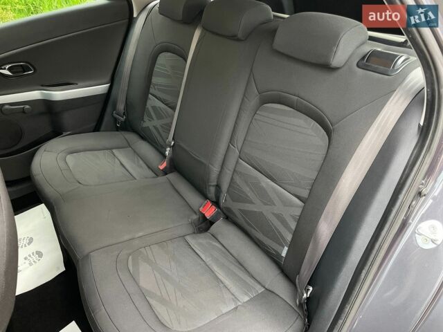 Серый Киа Сид, объемом двигателя 1.6 л и пробегом 229 тыс. км за 10400 $, фото 61 на Automoto.ua