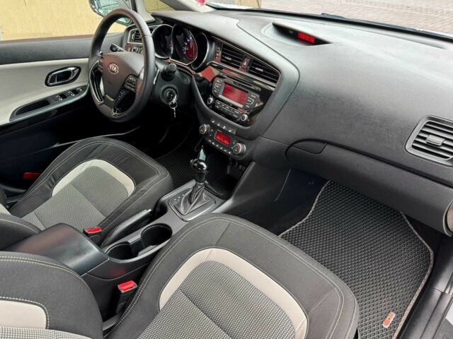 Серый Киа Сид, объемом двигателя 1.6 л и пробегом 107 тыс. км за 12500 $, фото 17 на Automoto.ua