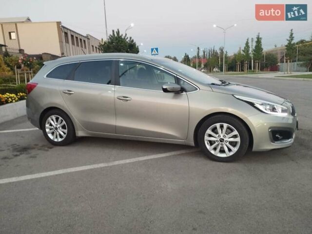 Серый Киа Сид, объемом двигателя 1.58 л и пробегом 182 тыс. км за 11650 $, фото 26 на Automoto.ua